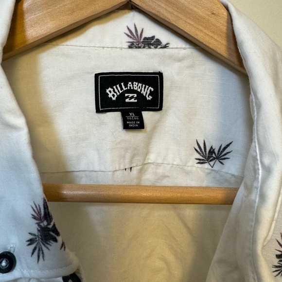 Billabong button down - Picture 2 of 6